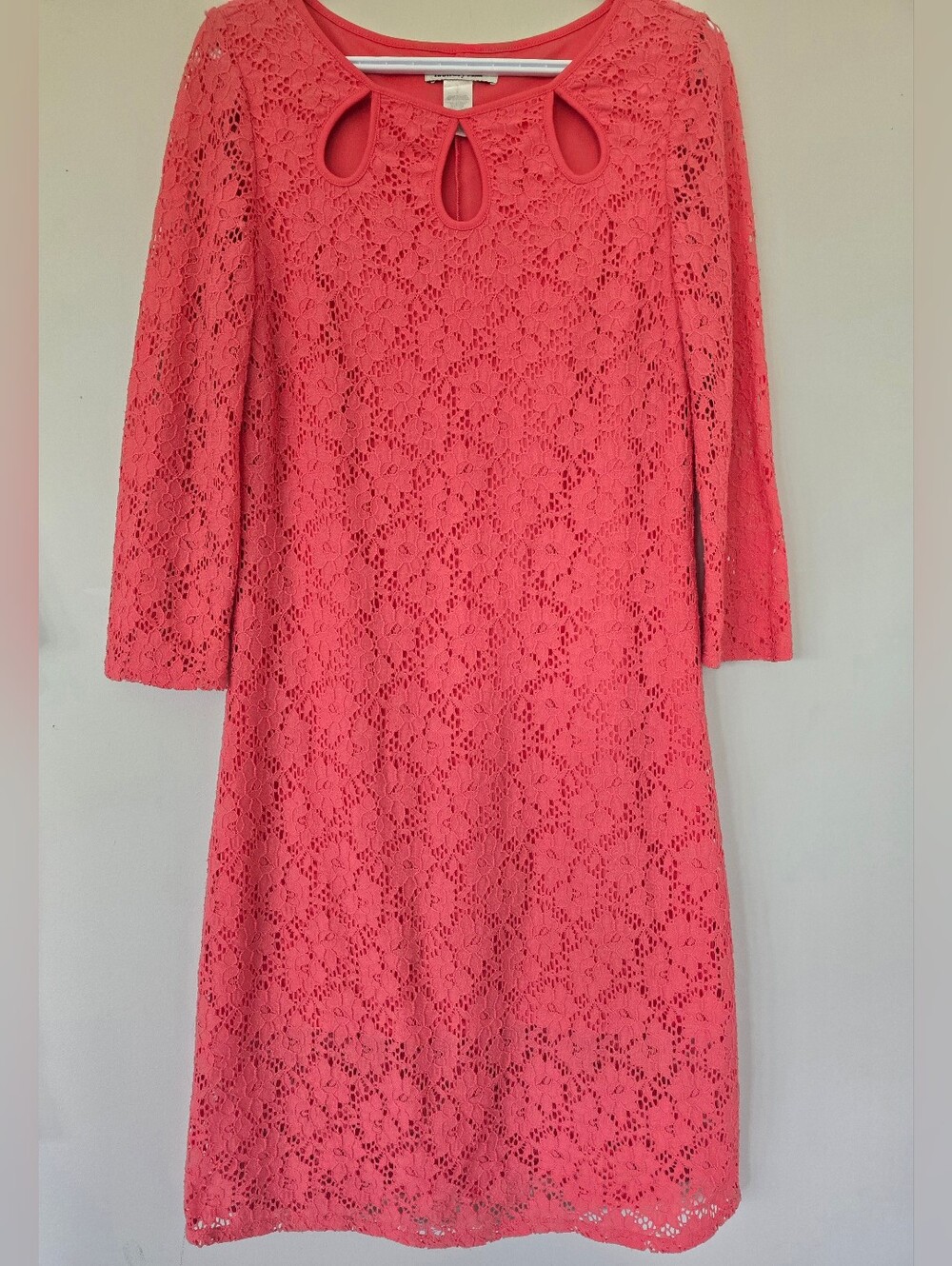 Laundry by Design Coral Lace Midi Dress with Keyhole Accents. Size Small.